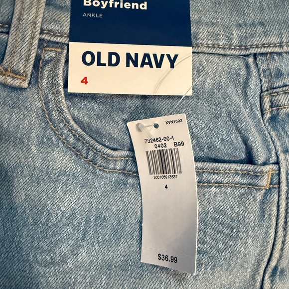 Old Navy Light Wash Boyfriend Jeans - Picture 1 of 2
